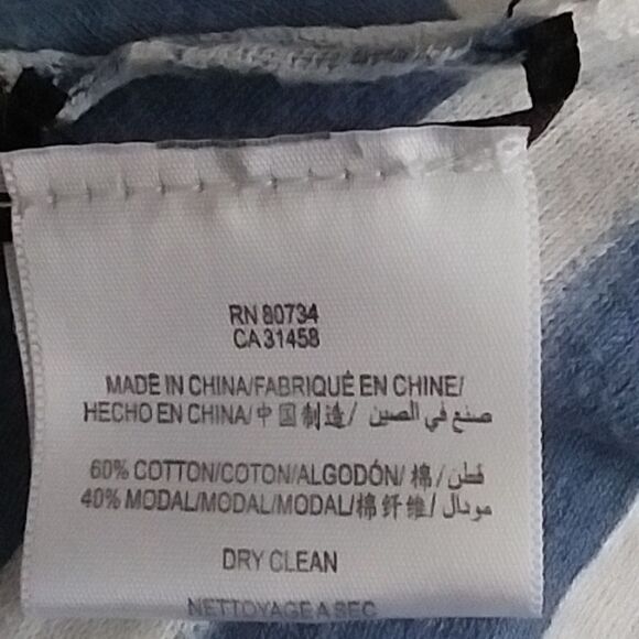 BCBGMaxAzria Lightweight Cropped Sweater Batwing Navy and White Stripes - Picture 10 of 13